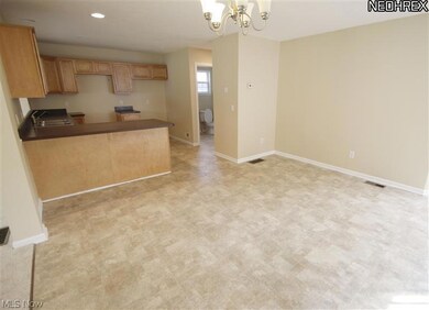 1560 E 254th St, Euclid, OH 44117 - photo 3