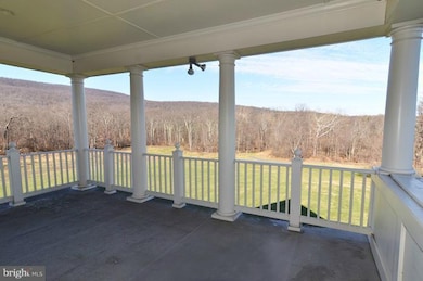 35428 Greyfriar Dr, Round Hill, VA 20141 - photo 5