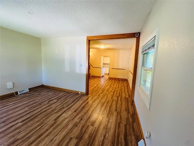 4031 E 8th St, Des Moines, IA 50313 - photo 4