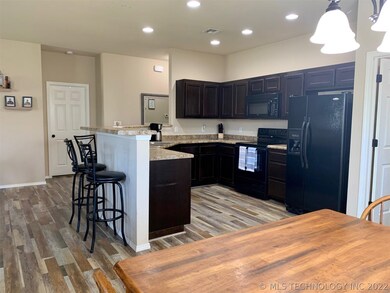 2608 W Fredericksburg St, Broken Arrow, OK 74011 - photo 6