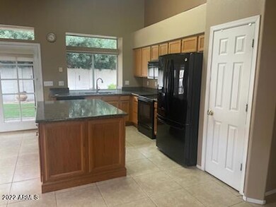 84 W El Freda Rd, Tempe, AZ 85284 - photo 2