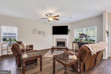 572 Brightleaf Cir, Hinesville, GA 31313 - photo 5