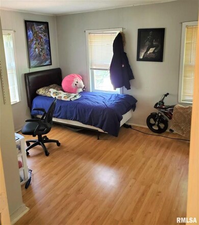 604 E 13th St, Davenport, IA 52803 - photo 7