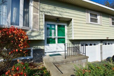 32 Norbrick Dr, Albany, NY 12205 - photo 3