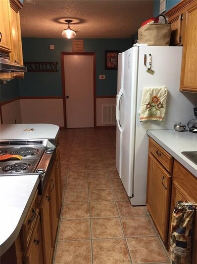 112 Iris Park Dr, Pineville, LA 71360 - photo 6