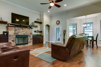1049 Brown Dr, Wake Village, TX 75501 - photo 2