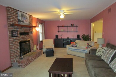 605 Hilltop Rd, Catonsville, MD 21228 - photo 2