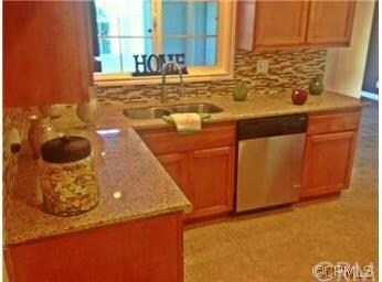 beautiful kitchen with a gorgeous backsplash...