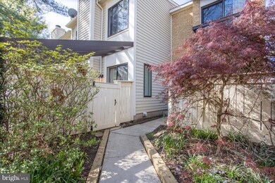 6 Sparrow Valley Ct, Montgomery Village, MD 20886 - photo 4