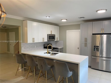 10931 Jewel Box Ln, Tamarac, FL 33321 - photo 3