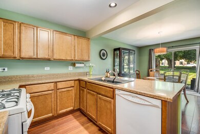 719 Timothy Ct unit 182, East Dundee, IL 60118 - photo 4