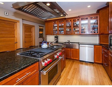 83 Thorndike St unit 83, Brookline, MA 02446 - photo 3