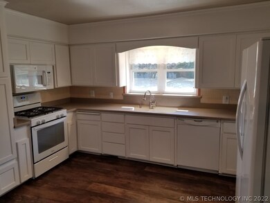 1110 N Meadow Dr, Ardmore, OK 73401 - photo 3