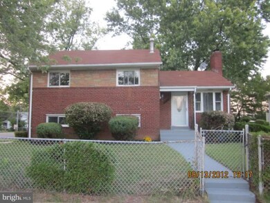 6400 Rolling Ridge Dr, Capitol Heights, MD 20743 - photo 3