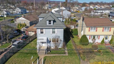 112 Fairview Ave, Middlesex, NJ 08846 - photo 2