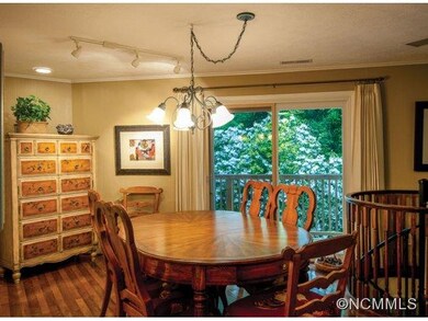 Pretty dining area