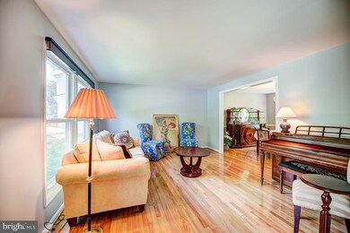 12607 Etruscan Dr, Herndon, VA 20171 - photo 5