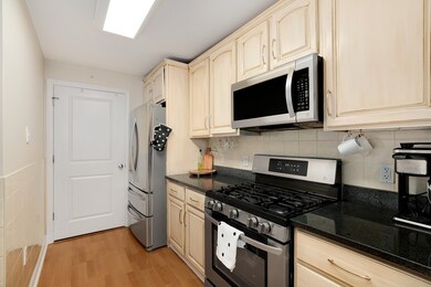 555 Page St unit 301, Stoughton, MA 02072 - photo 5
