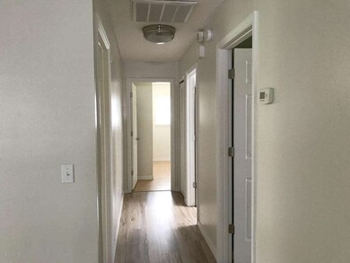 2017-11  Z - Hallway 7965