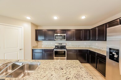 006-photo-kitchen-11544058