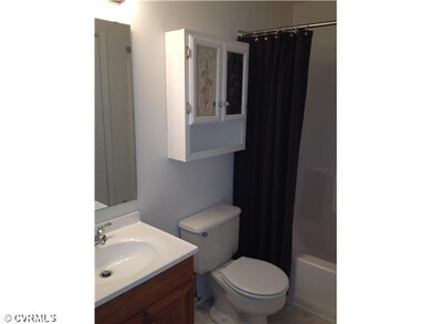 Bathroom - Hall Full bath with tub/shower