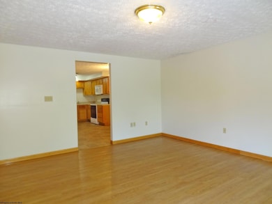 1609 Bergamont St, Morgantown, WV 26505 - photo 3