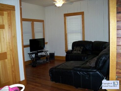 1319 W San Antonio St, San Marcos, TX 78666 - photo 4