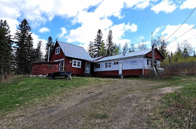 848 Diamond Pond Rd, Stewartstown, NH 03576 - photo 3