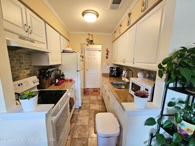 125 Cortelyou Ave unit 2-1, Staten Island, NY 10312 - photo 4
