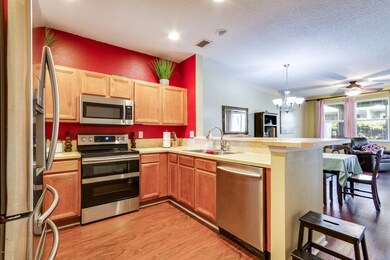 8857 Grassy Bluff Dr, Jacksonville, FL 32216 - photo 7