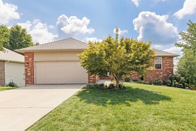 106 E Newcastle Ct, Nixa, MO 65714 - photo 2