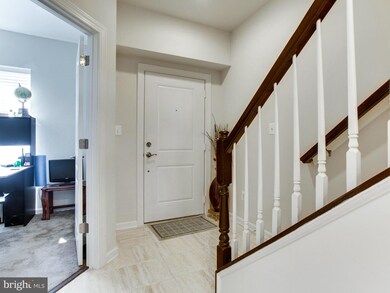 8186 Falls Grove Dr unit 14, Manassas, VA 20111 - photo 2