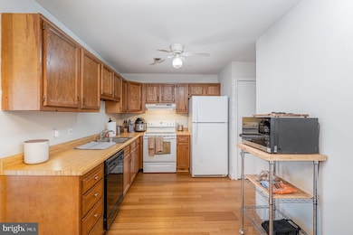 205 Powhatan Ct unit 100, Stafford, VA 22556 - photo 7