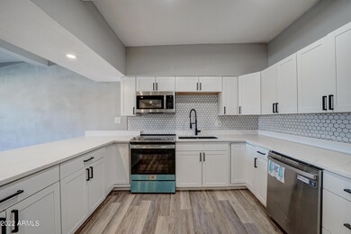 357 E Thomas, a209-3