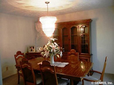 Dining Room Good size dinning room