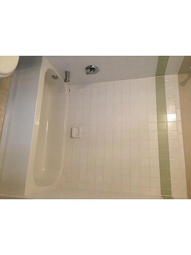 Master Bath/Spa.