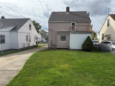 5199 Arch St, Maple Heights, OH 44137 - photo 4