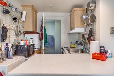 FIRST LEVEL KITCHEN