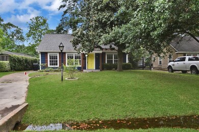 1566 Sue Barnett Dr, Houston, TX 77018 - photo 3