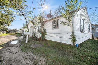 706 Jefferson St, Hillsboro, TX 76645 - photo 4