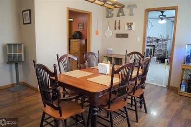 405 E 26th St S, Newton, IA 50208 - photo 2