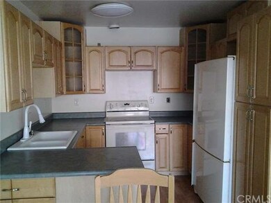 Nice cabinetry in all electric kitchen