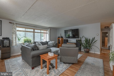 860 Lower Ferry Rd unit 2C, Ewing, NJ 08628 - photo 4