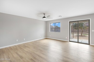 42999 W Samuel Dr-6