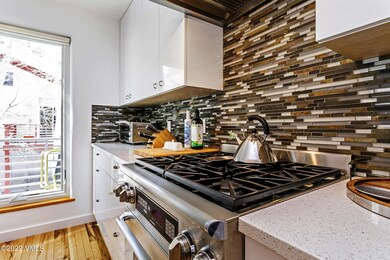 1466 Deer Blvd-007