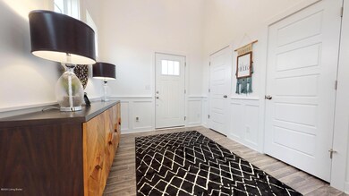 6422 Oak Village Dr, Louisville, KY 40228 - photo 2