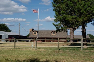 2181 S Blackberry Dr, McLoud, OK 74851 - photo 2