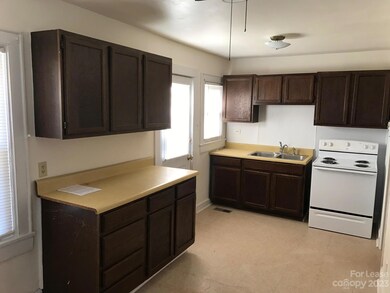 309 Westwood Dr, Statesville, NC 28677 - photo 3