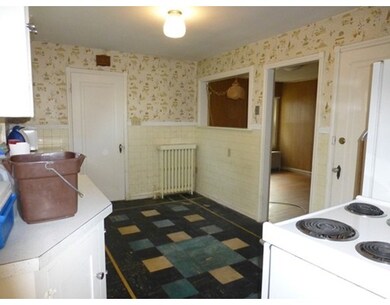 71 Deerfield St, Worcester, MA 01602 - photo 4