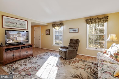 8 Christina Woods Ct, Newark, DE 19702 - photo 2